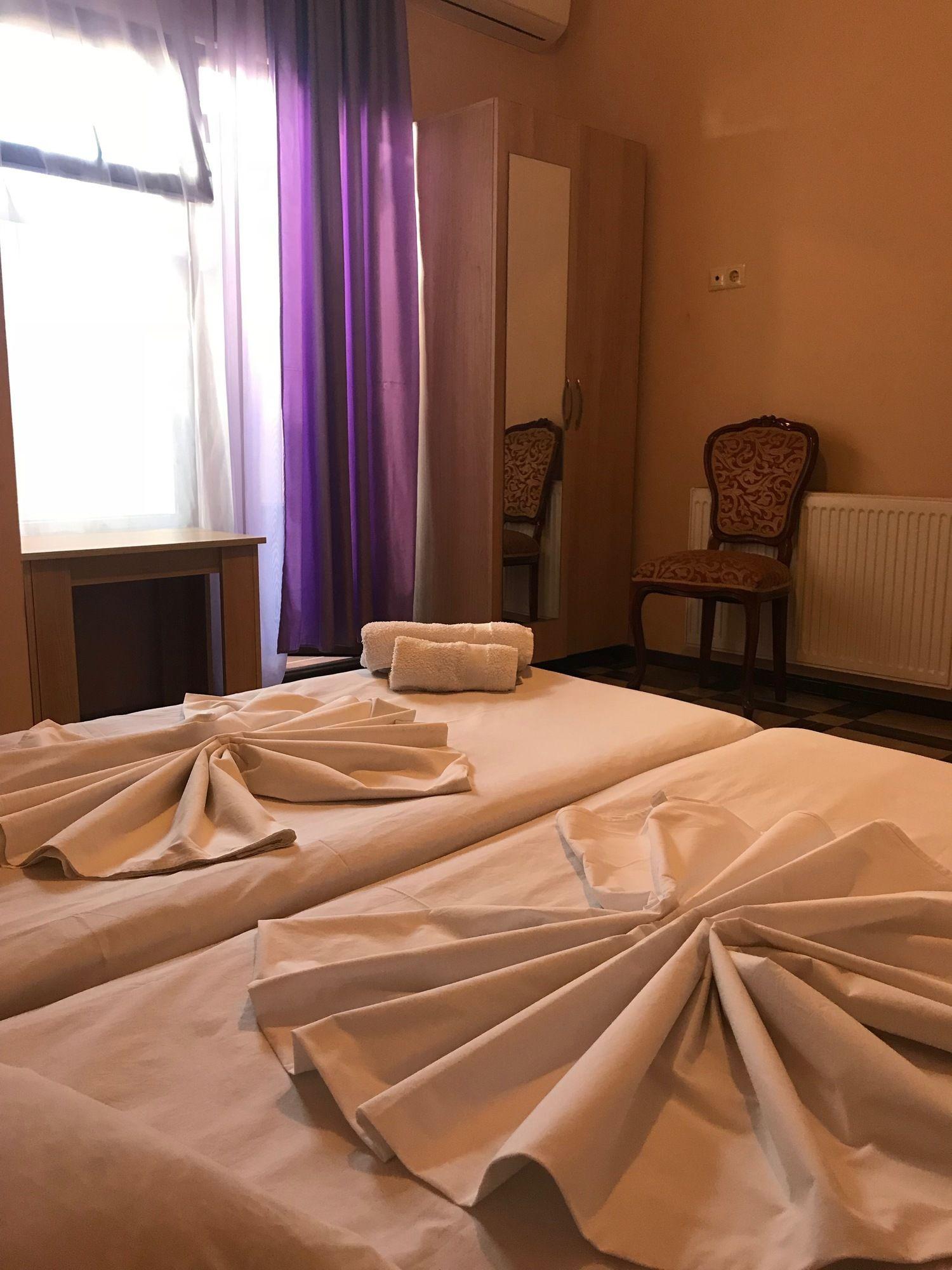 Holiday House Batumi Eksteriør bilde
