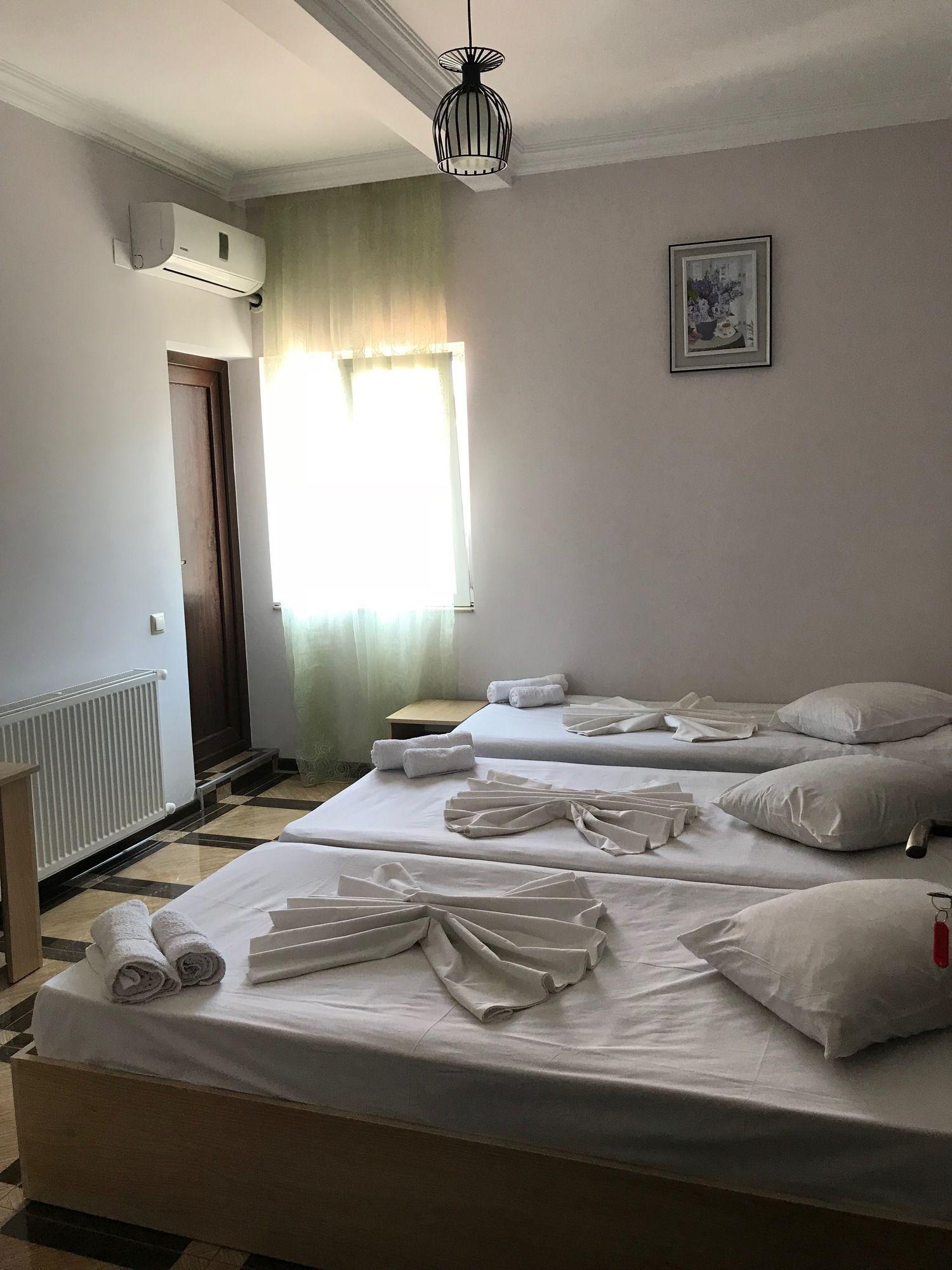Holiday House Batumi Eksteriør bilde